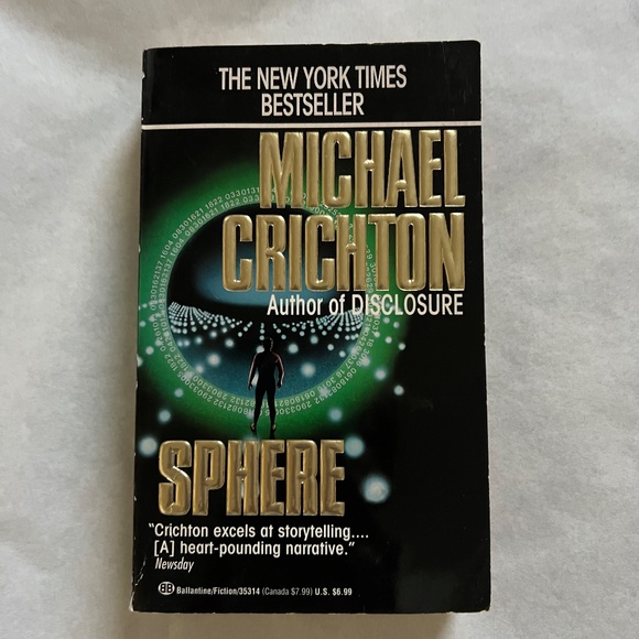 BARGAIN: Four (4) books: 3 by Michael Crichton and 1 by John Grisham - Picture 9 of 16